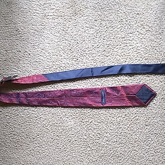 Tommy Hilfiger tie - Picture 2 of 2